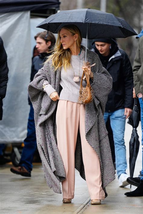 carrie bradshaw baguette